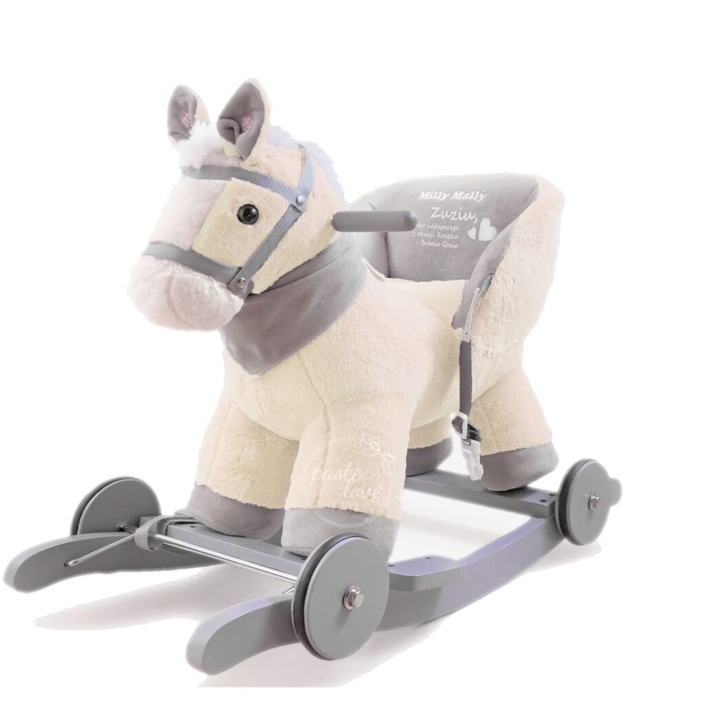 Konik na biegunach z personalizowanym oparciem. Prezent na roczek od chrzestnej.